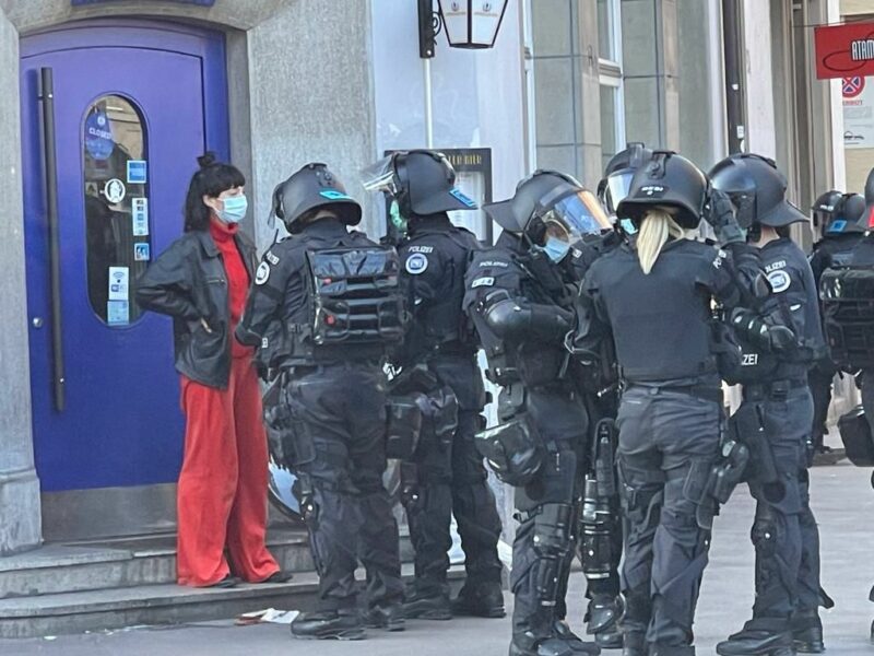 Konflikte zwischen Polizei und Demonstrantinnen auf der Frauen-Demo in Zürich